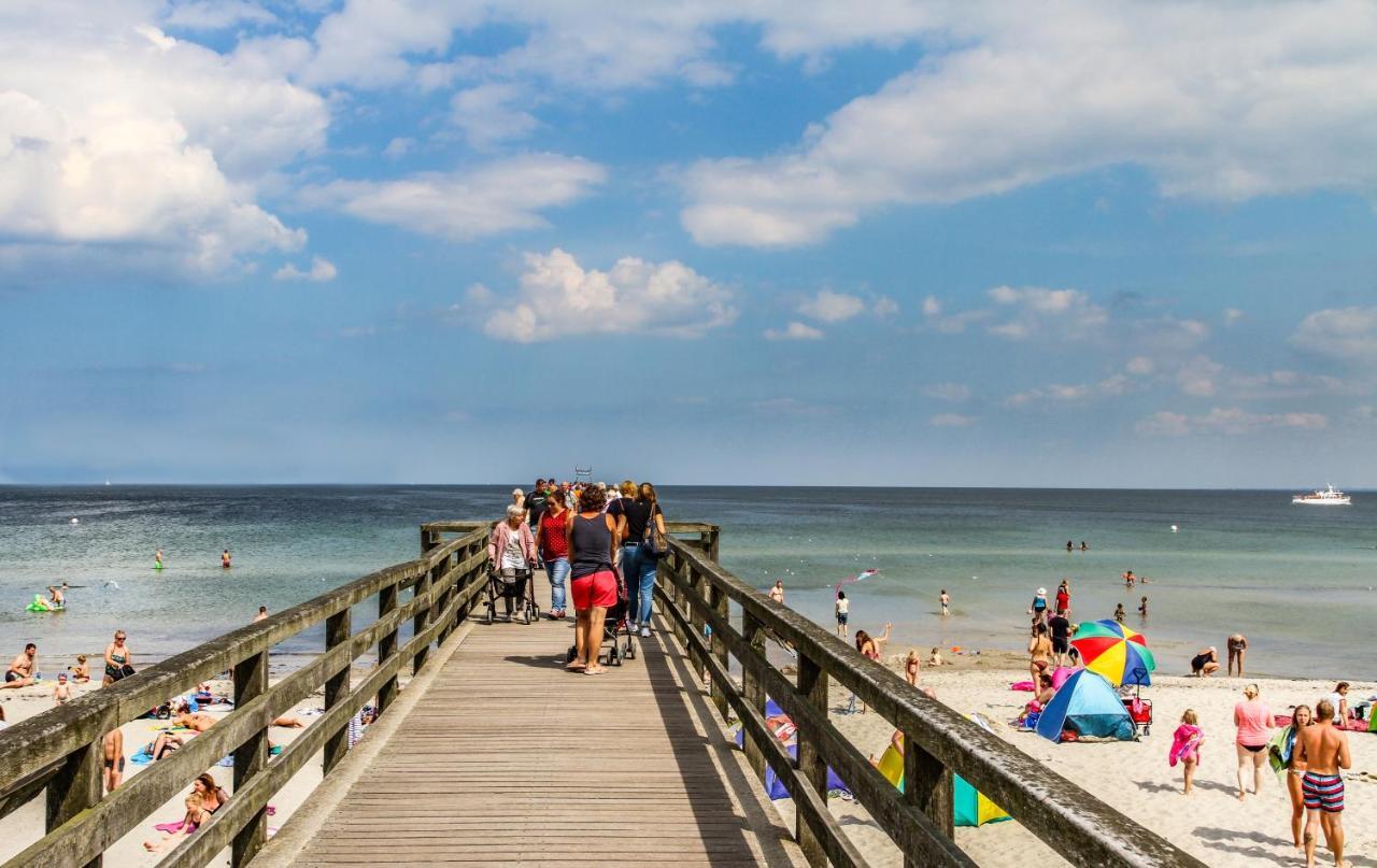 Ferienbungalow Haus Am Teich Boltenhagen  Bagian luar foto